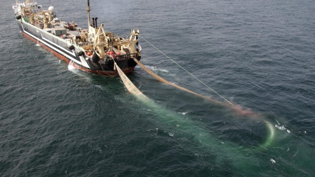 Sligo Councillor calls for ban on super trawlers on Irish waters