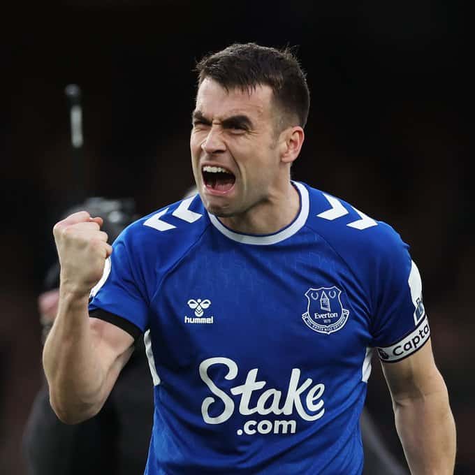 Seamus Coleman offered new Everton contract