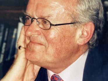 Former journalist Bruce Arnold to be buried in Sligo next week